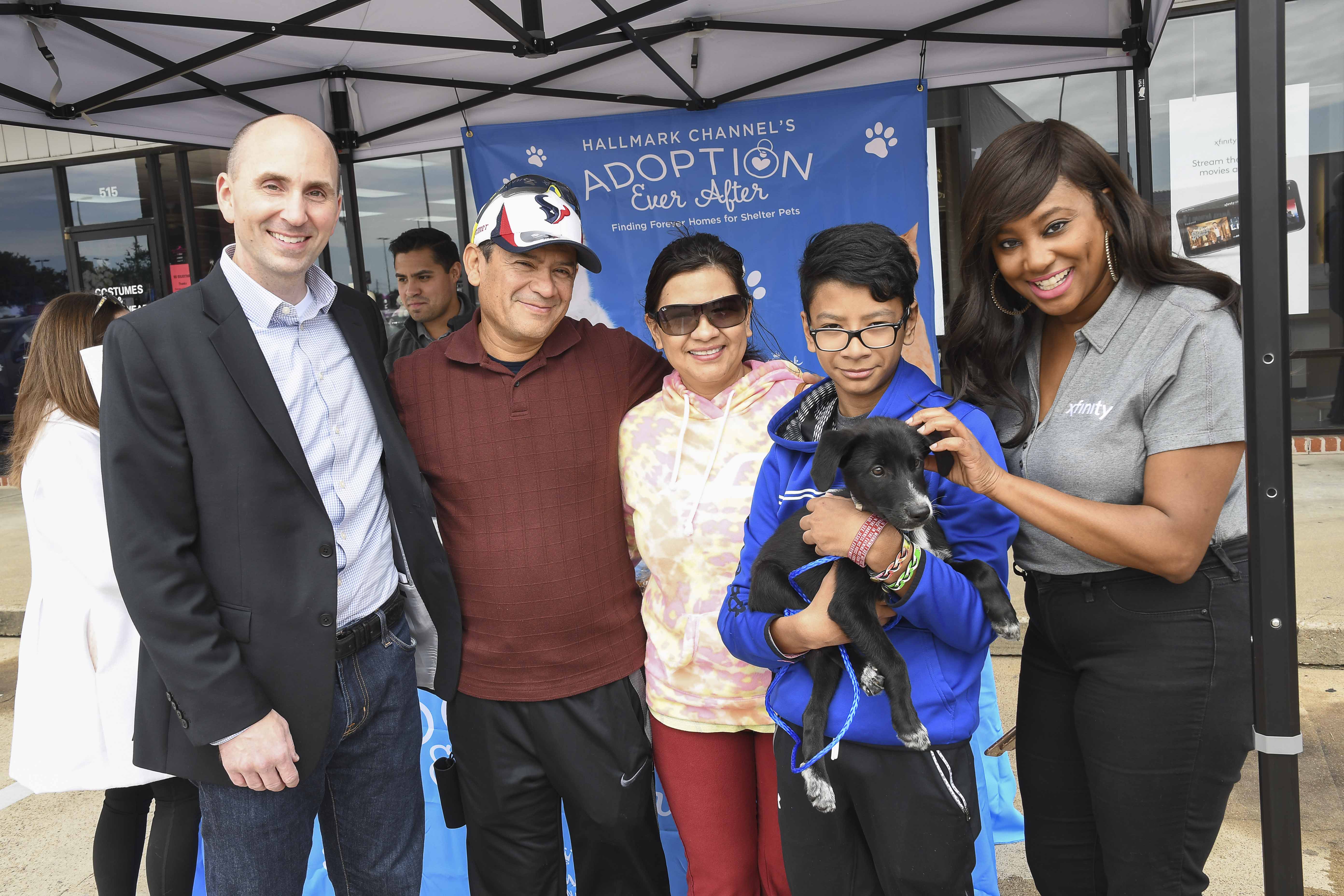 101219 Hallmark Pet Adoption014 Comcast Texas(02)