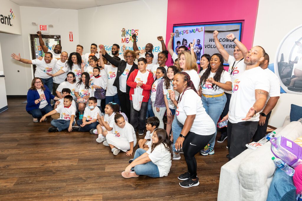 Group of volunteers posing for group picture