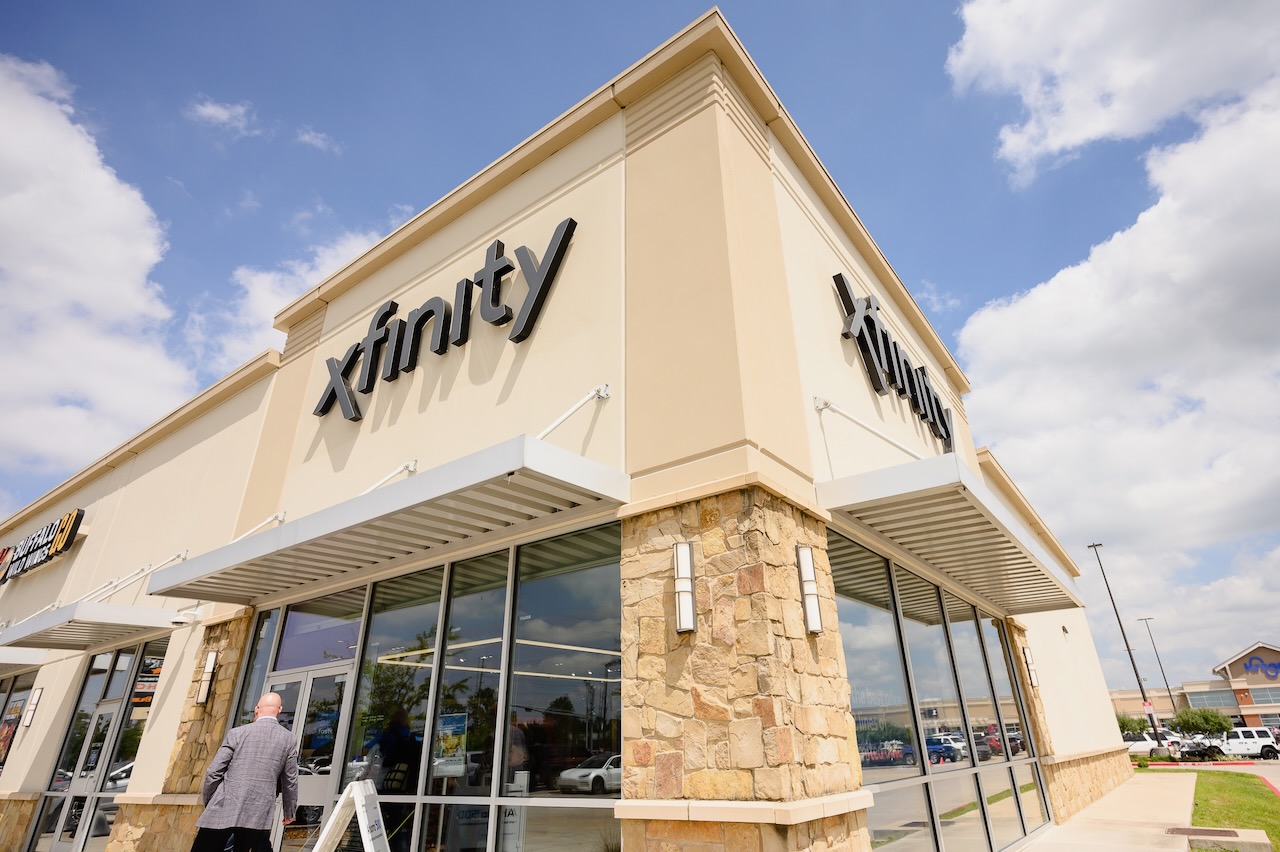 Xfinity Store Exterior